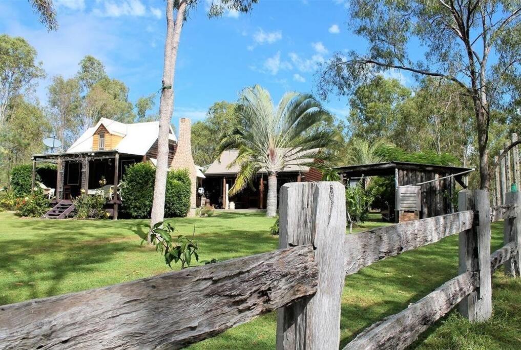 Villa Saddleback Country Cabins Near Gin Gin Moolboolaman Exterior foto