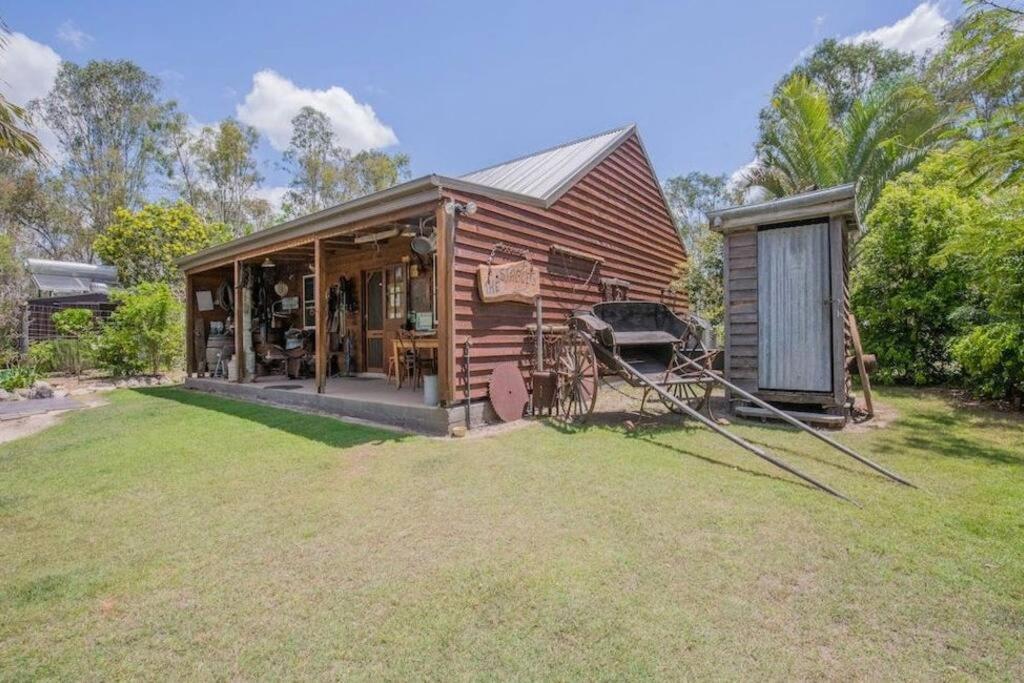 Villa Saddleback Country Cabins Near Gin Gin Moolboolaman Exterior foto